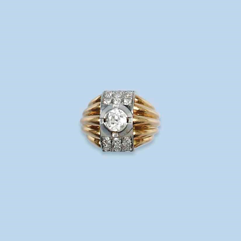 A RETRO DIAMOND RING
