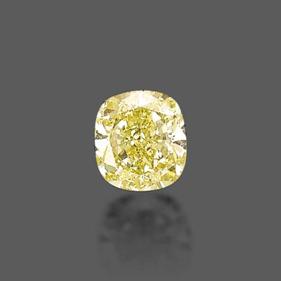 AN UNMOUNTED COLOURED DIAMOND