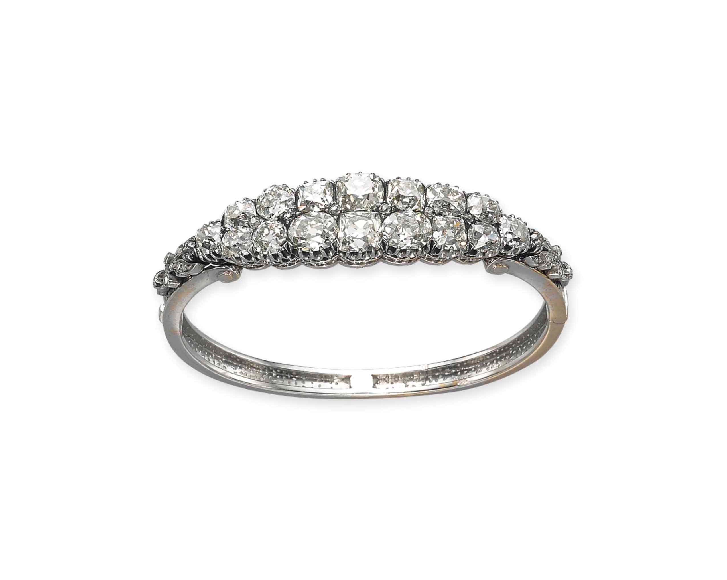 AN ANTIQUE DIAMOND BANGLE