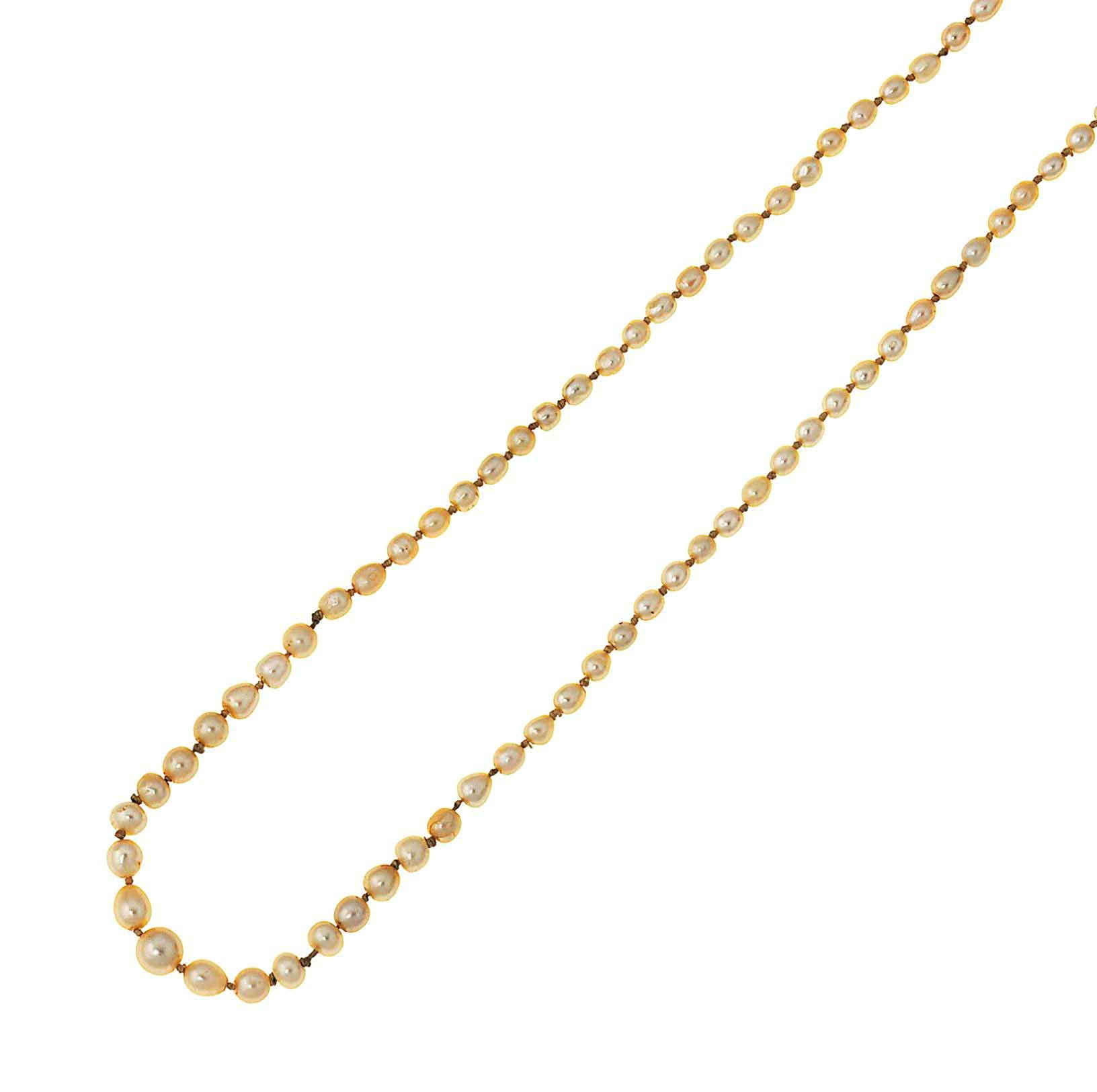 A natural pearl necklace