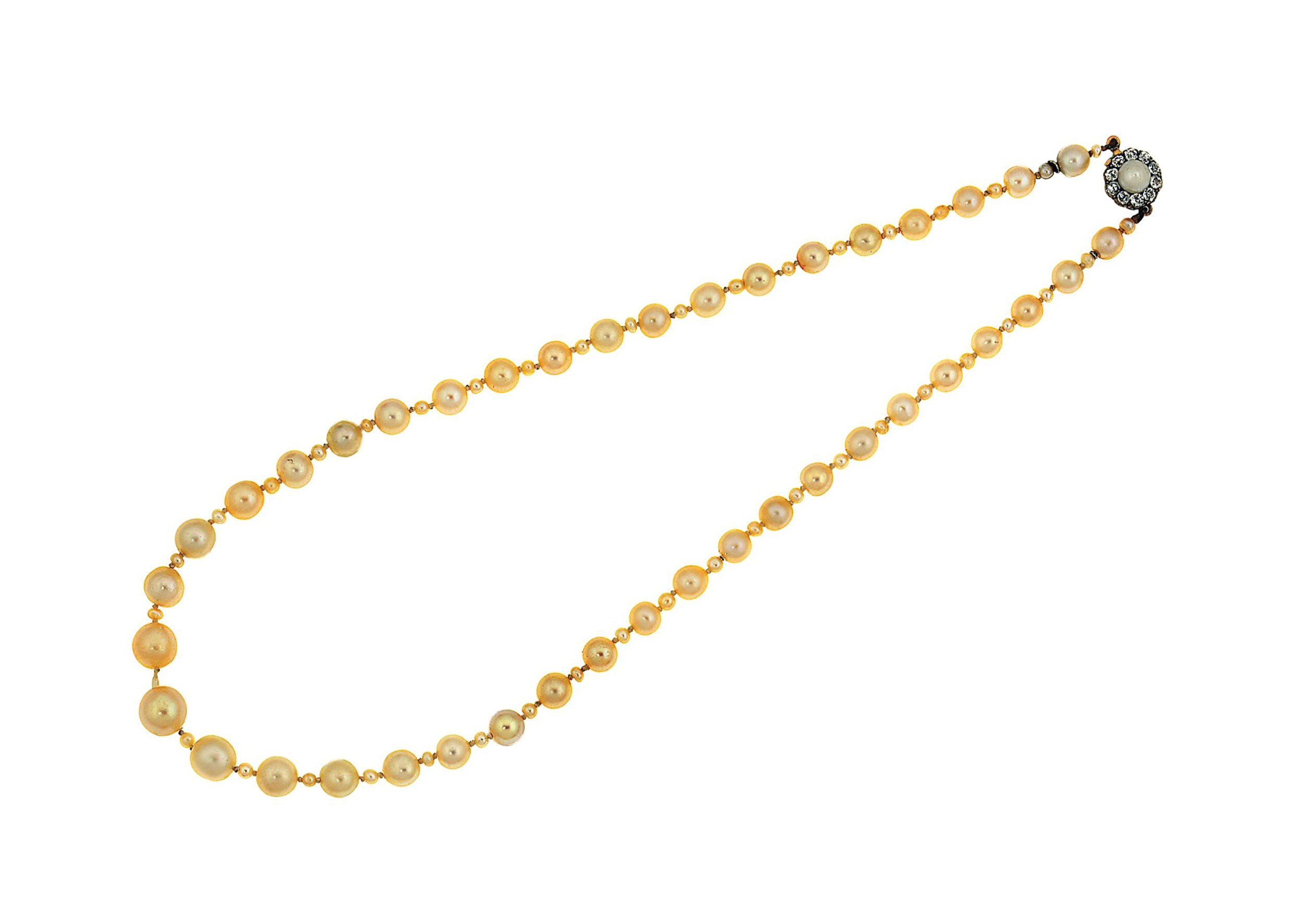 A natural pearl necklace