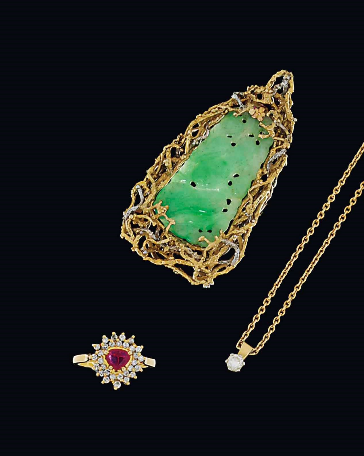 A group of jewellery