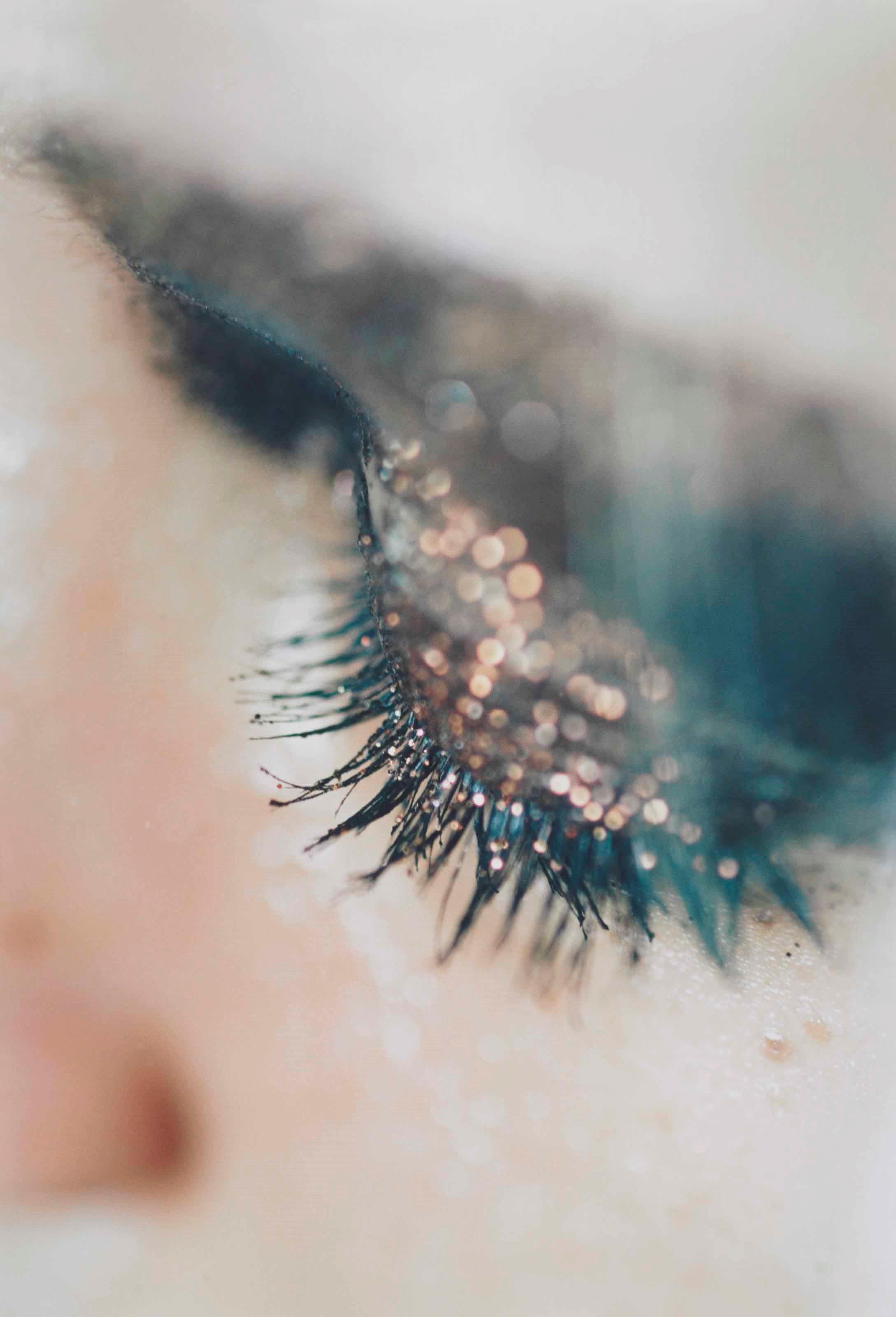 MARILYN MINTER (B. 1948)