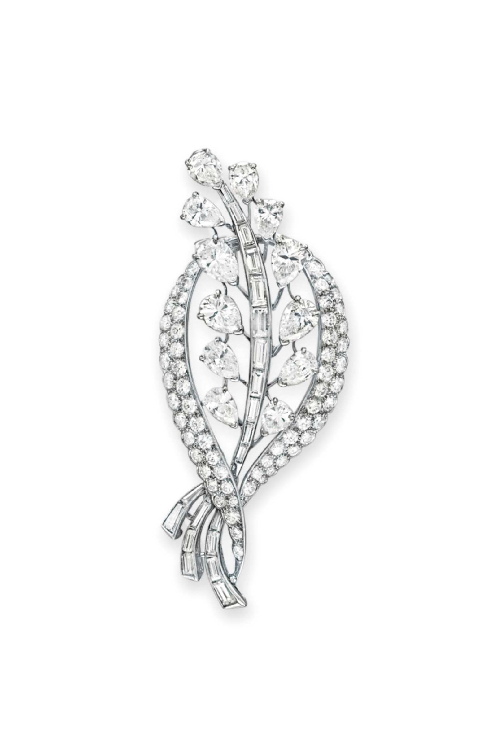 A DIAMOND BROOCH