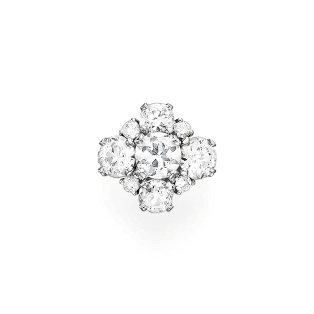 A DIAMOND CLUSTER RING