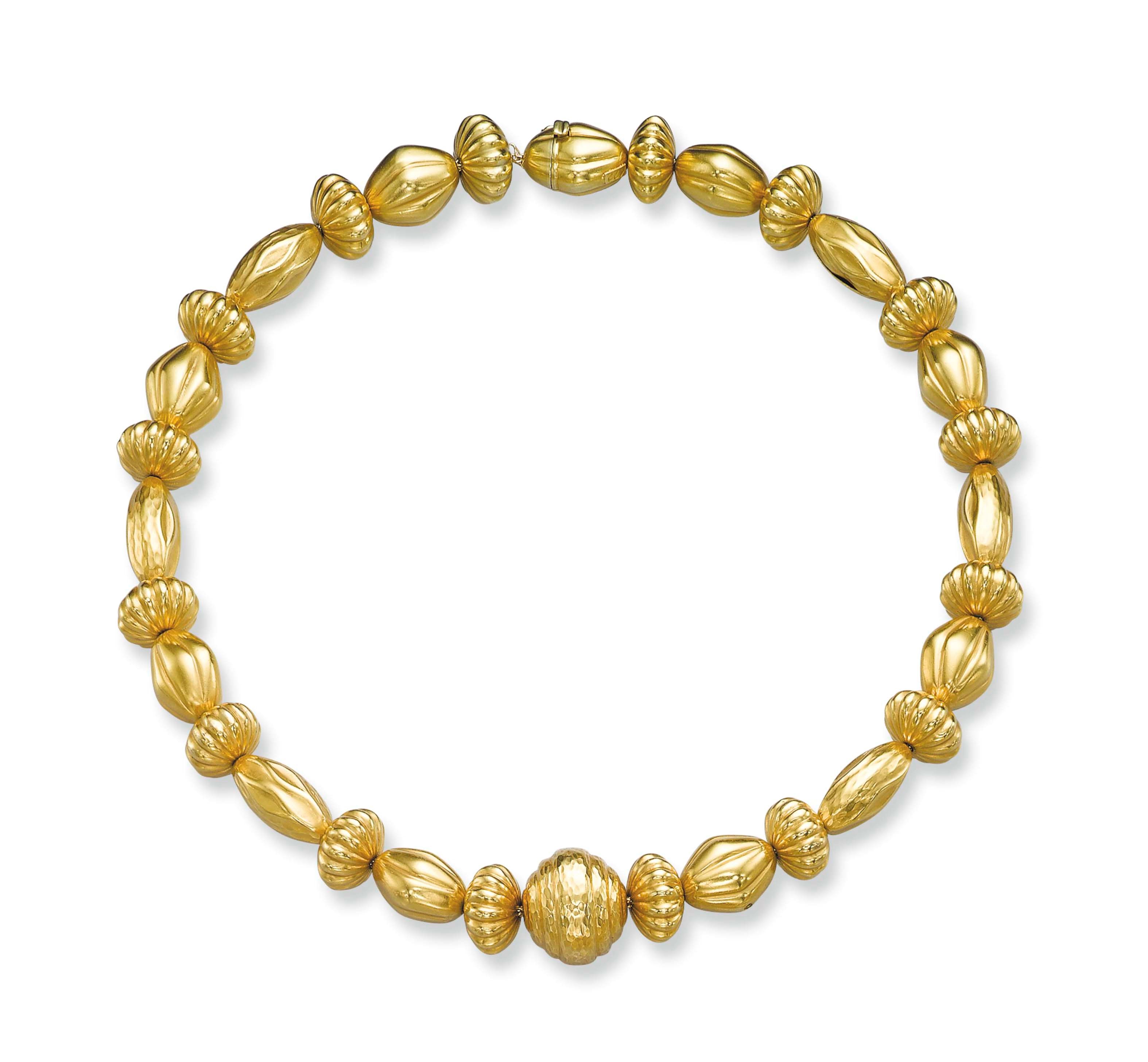 A GOLD NECKLACE