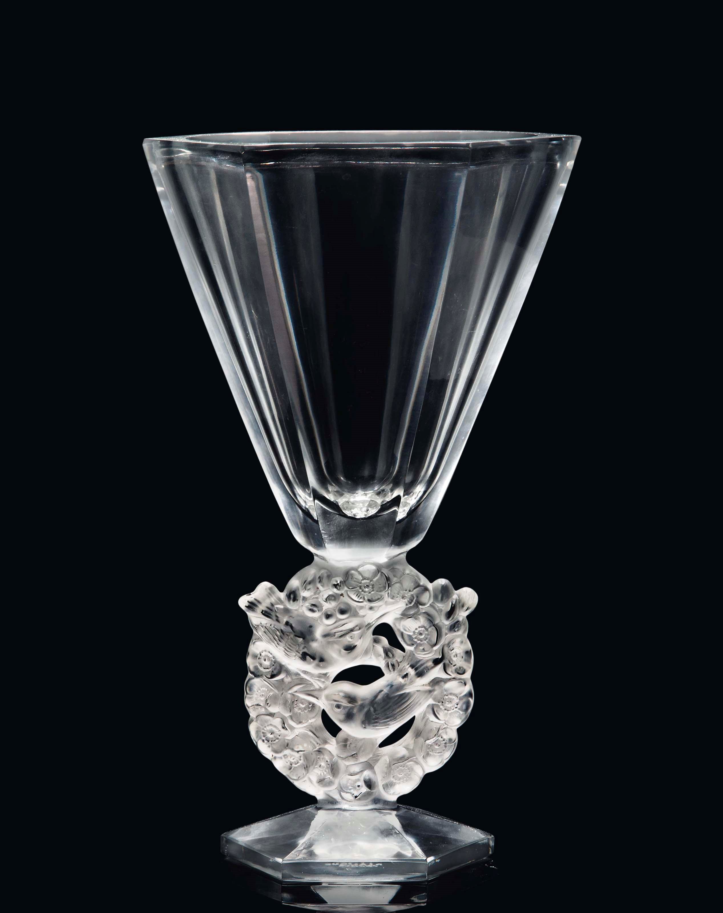 MÉSANGES VASE, NO. 1064,