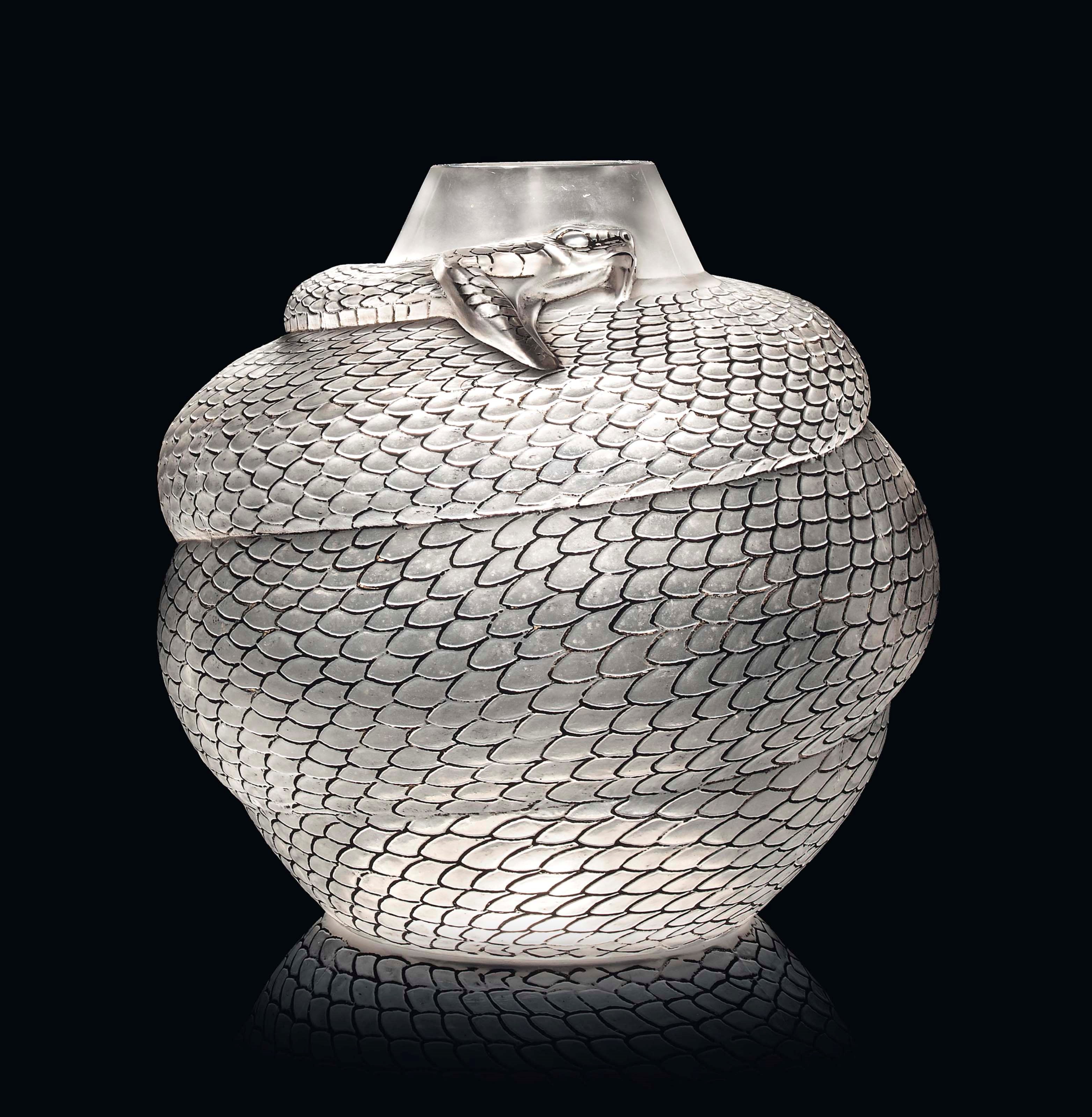 SERPENT VASE, NO. 896