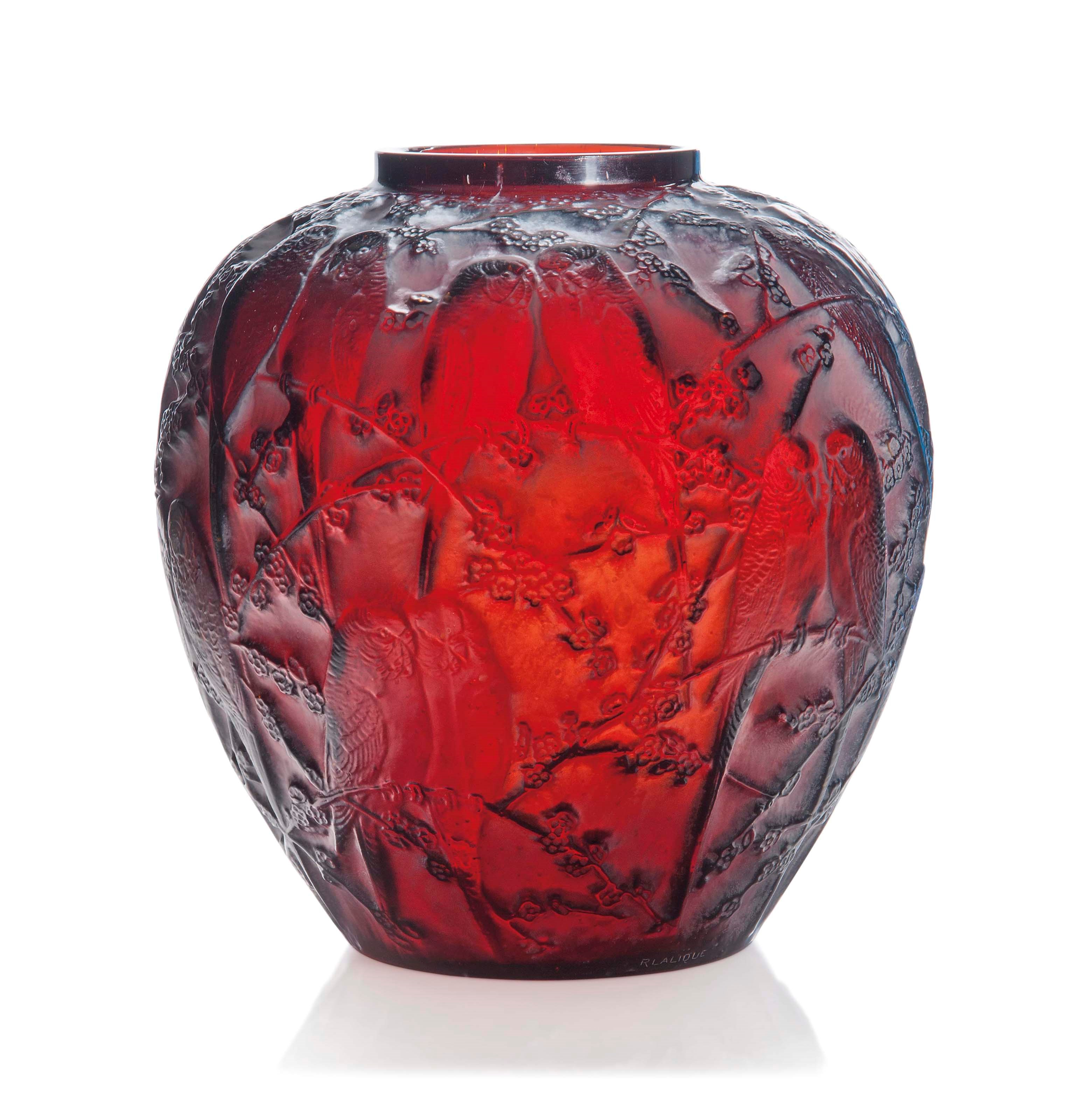 PERRUCHES VASE, NO. 876