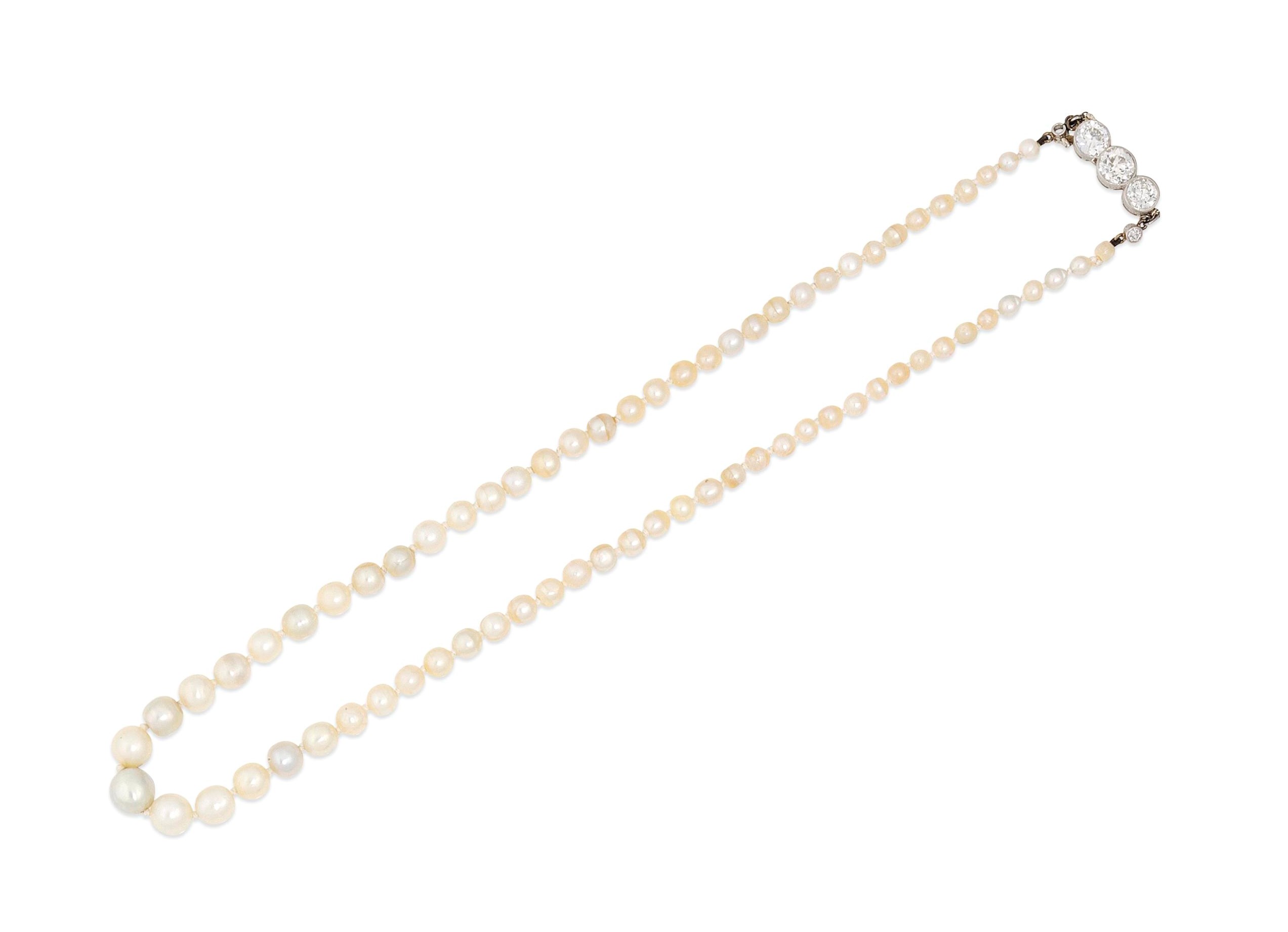 A pearl necklace