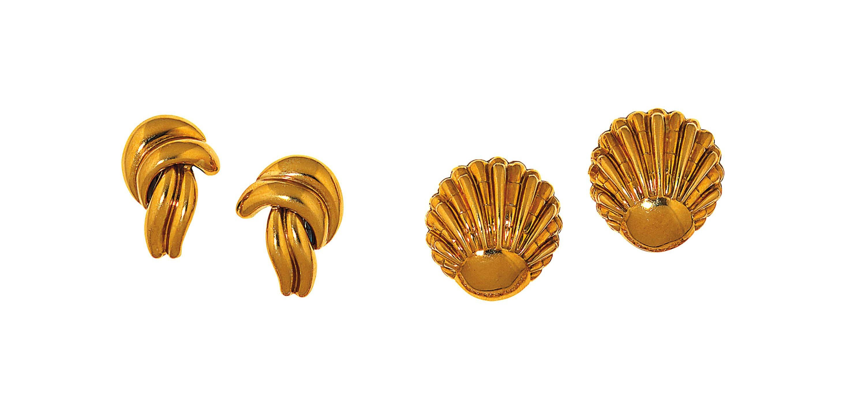 A group of jewellery