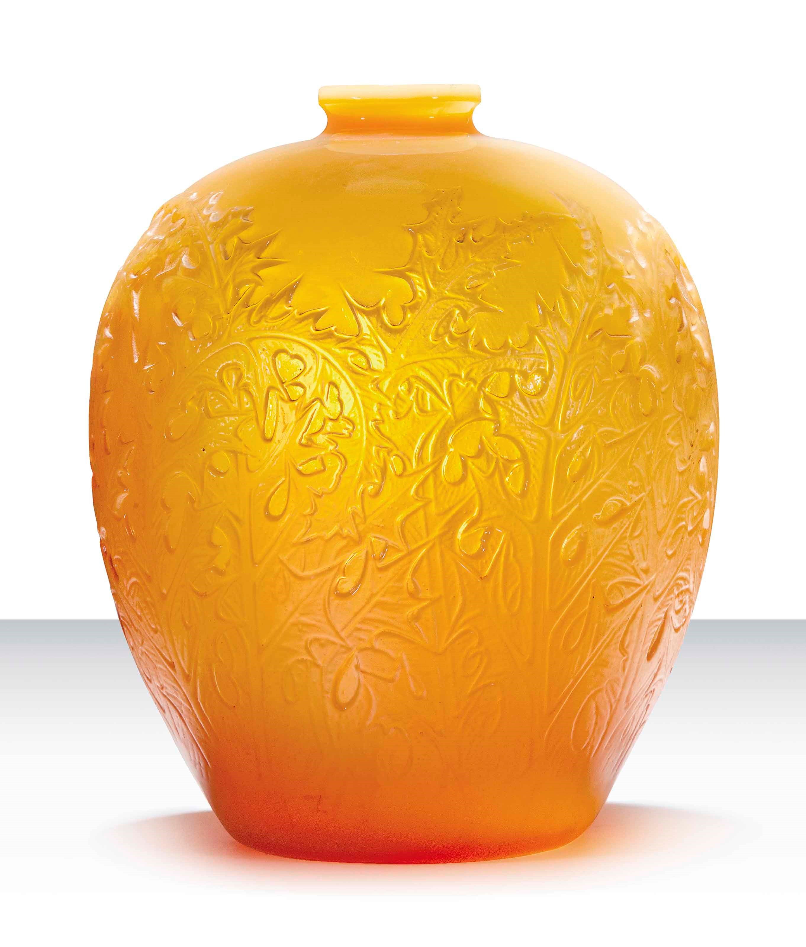 ACANTHES VASE, NO. 902