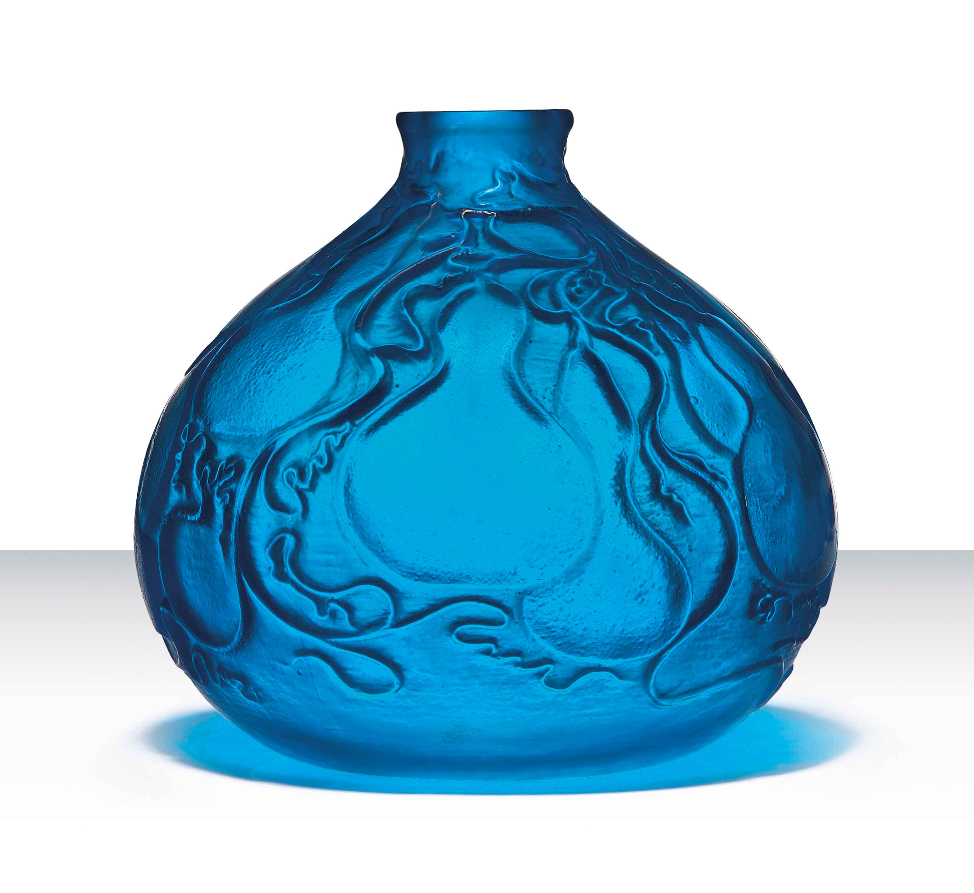 COURGES VASE, NO. 900