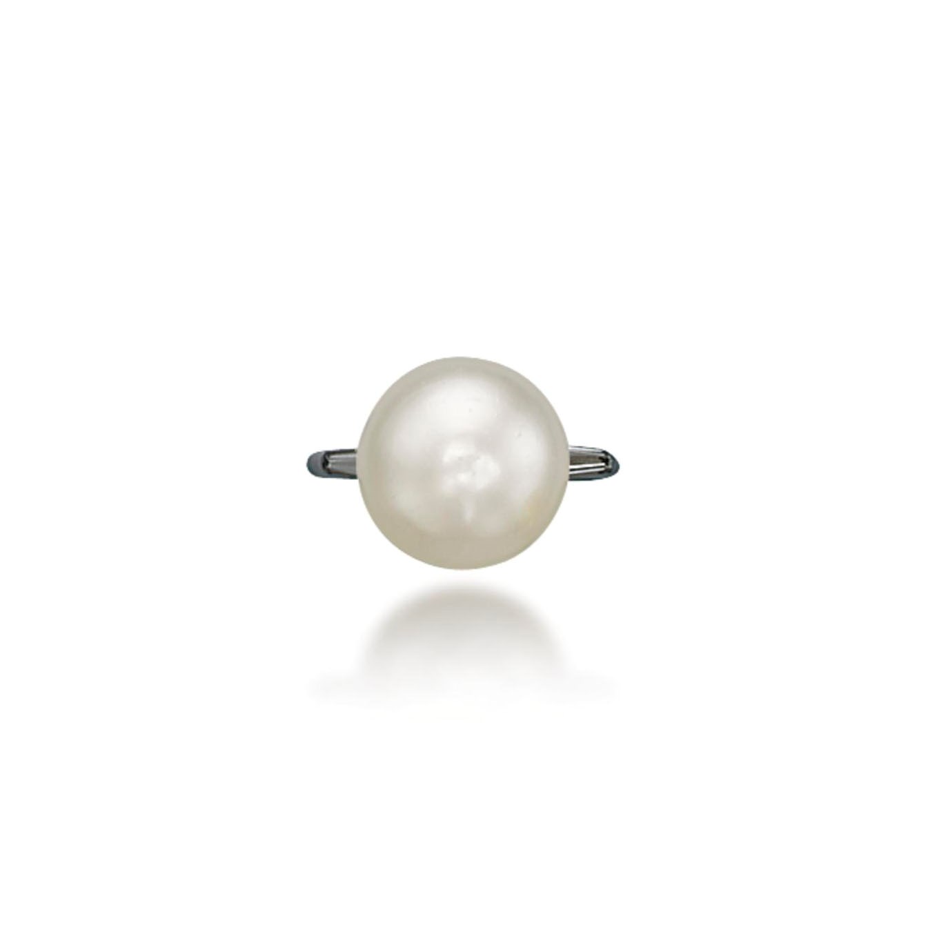 A NATURAL PEARL RING