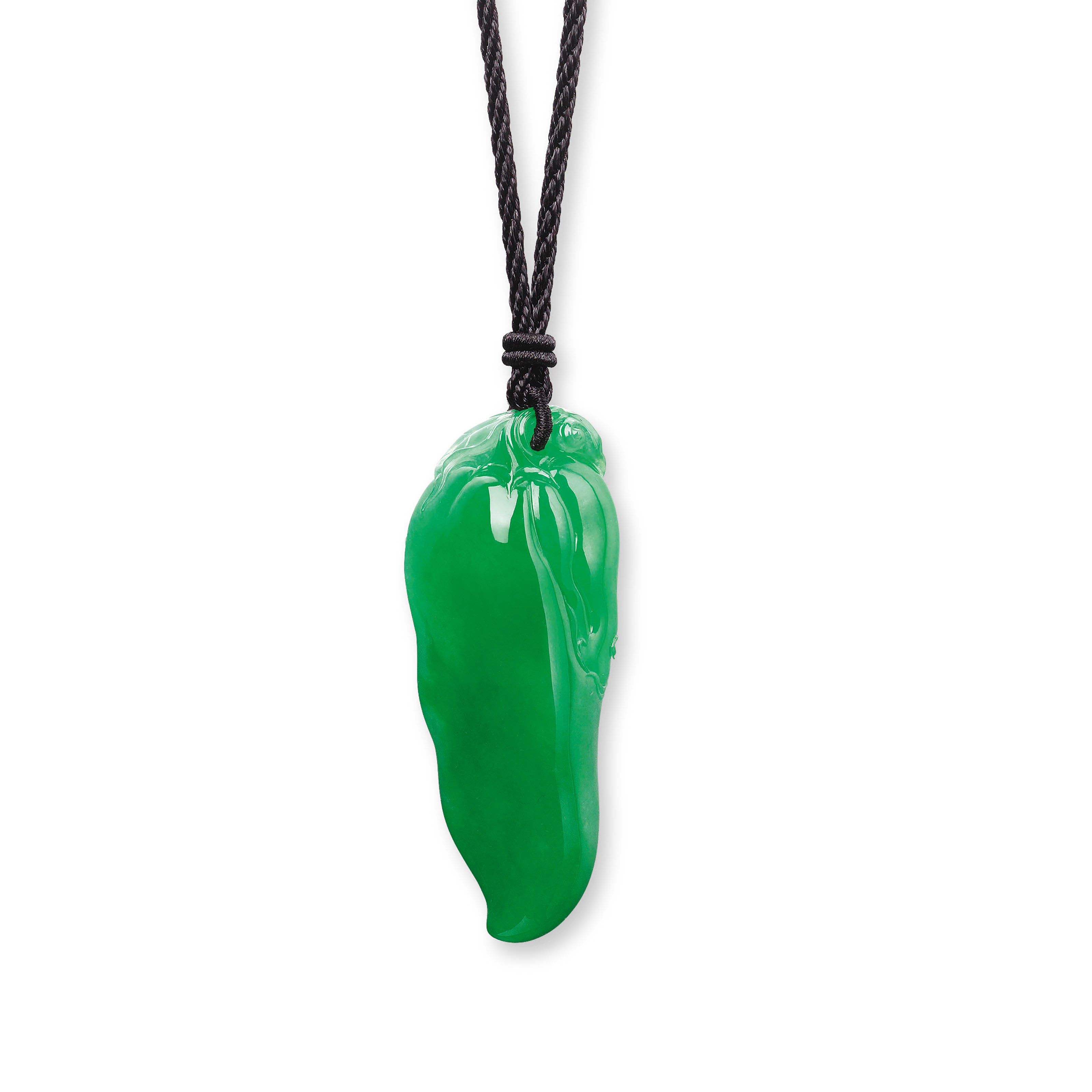 A JADEITE PENDENT NECKLACE