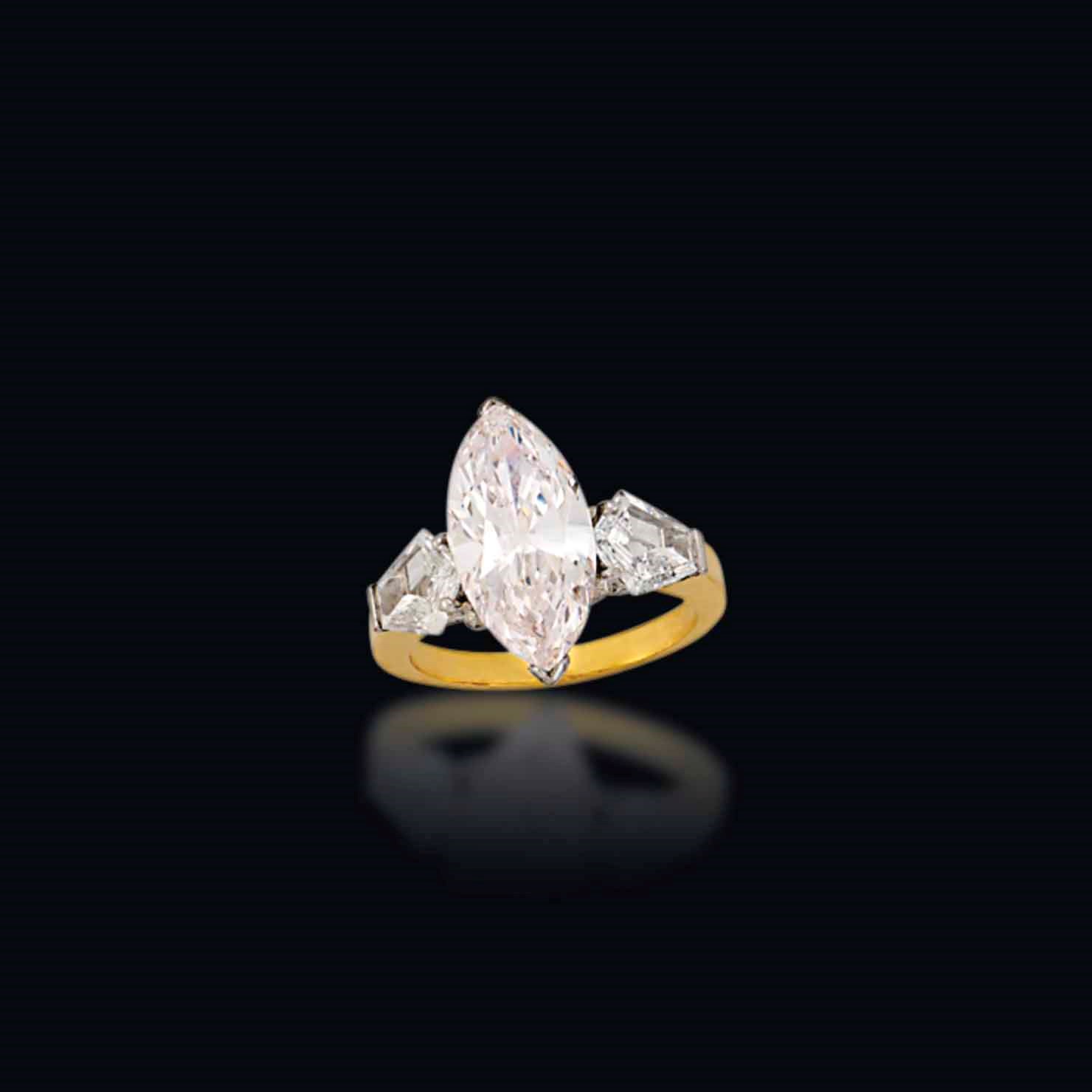 A SINGLE-STONE DIAMOND RING
