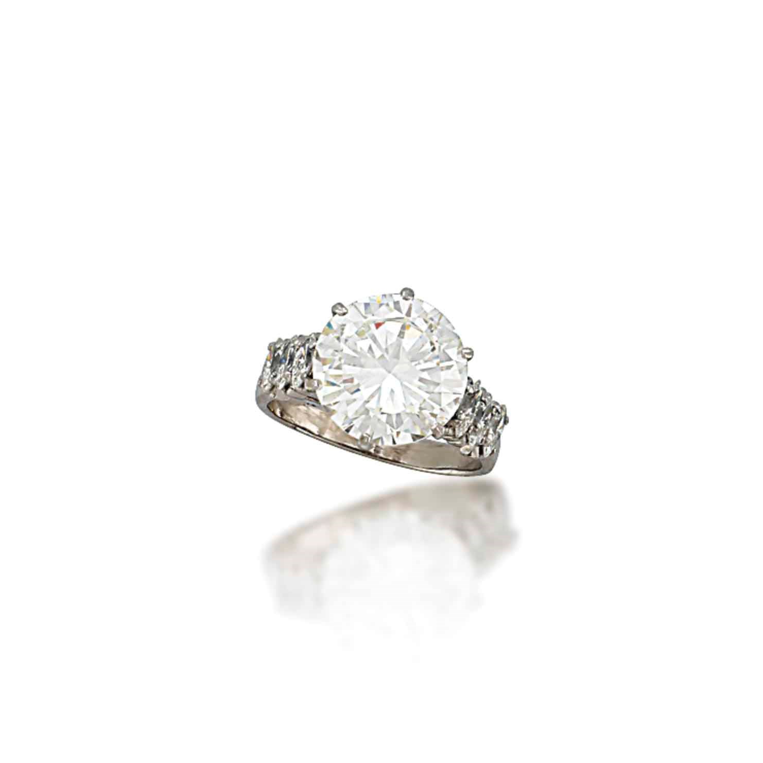 A SINGLE-STONE DIAMOND RING