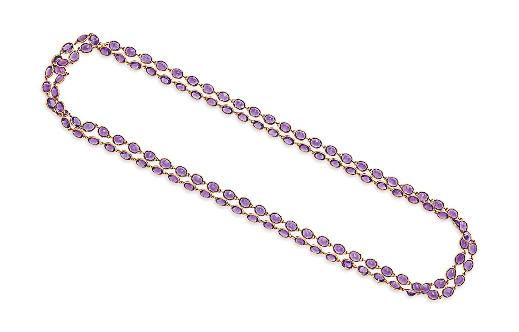 AN AMETHYST LONGCHAIN NECKLACE