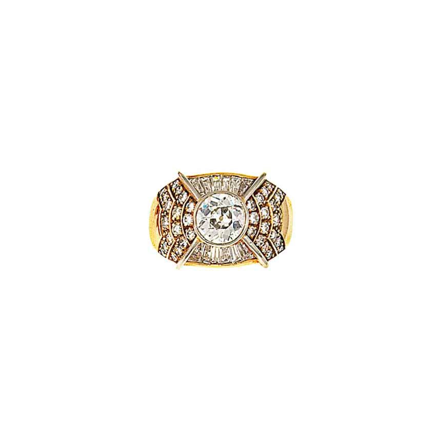 A diamond dress ring