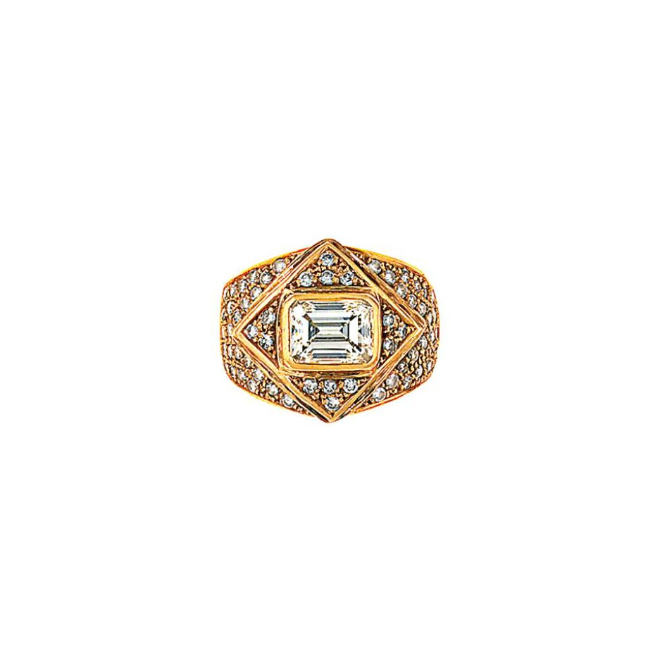 A diamond dress ring