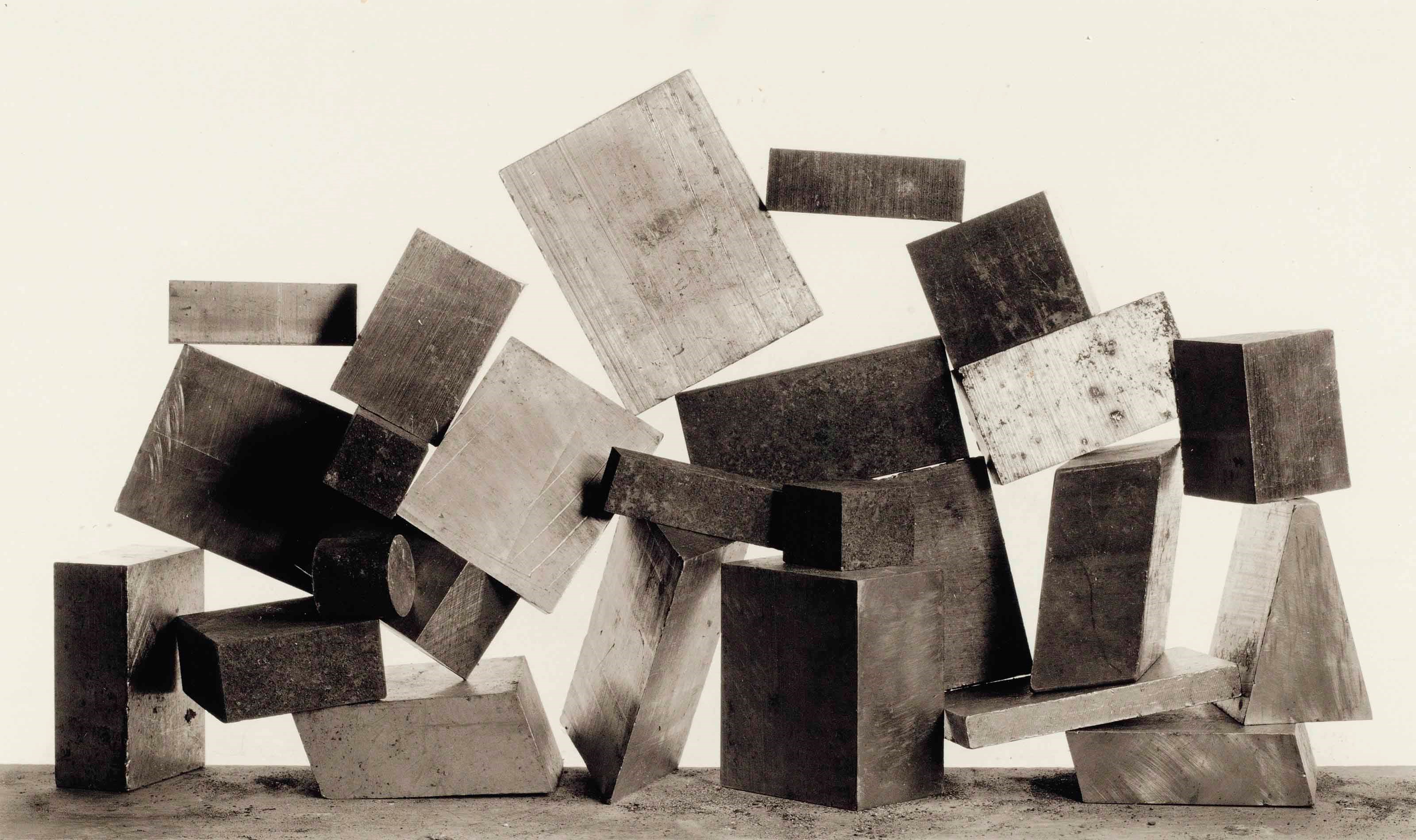 IRVING PENN (1917-2009)