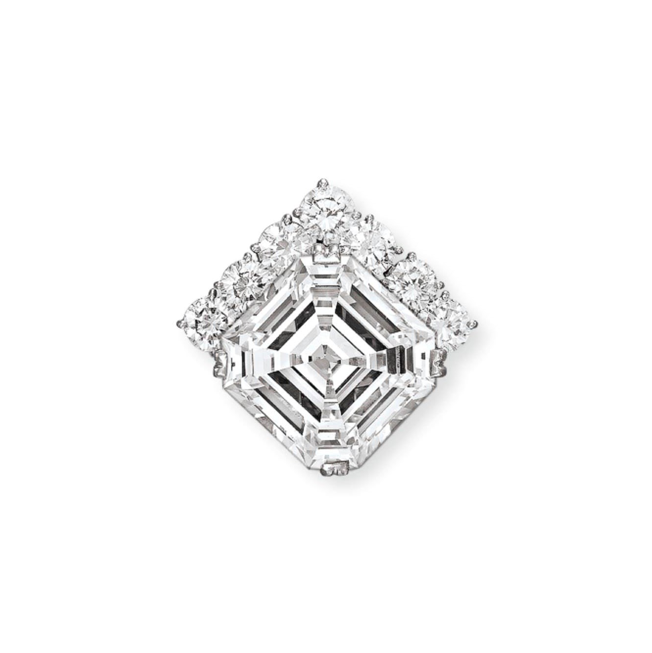 A DIAMOND PENDANT