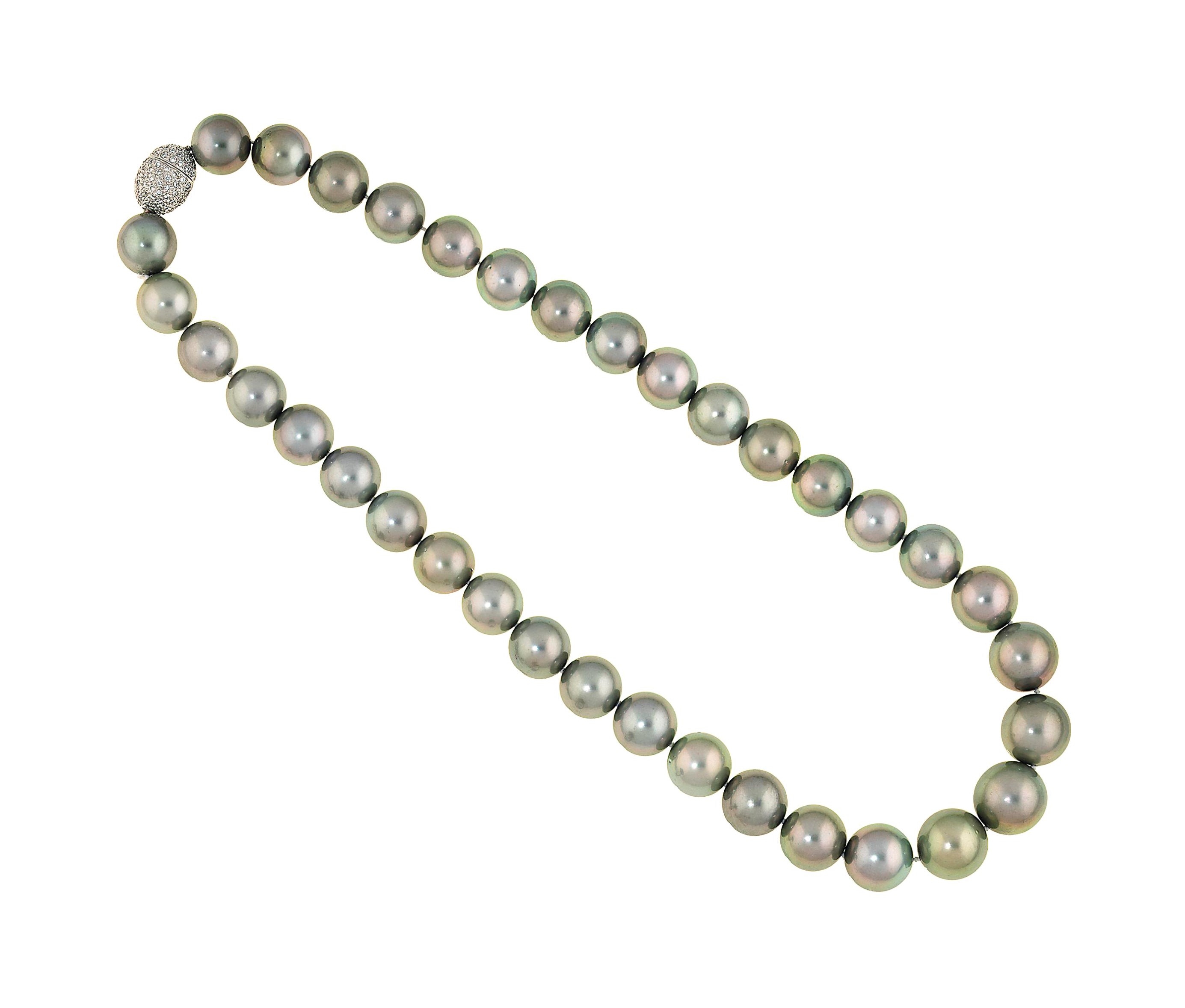 A cultured pearl necklace