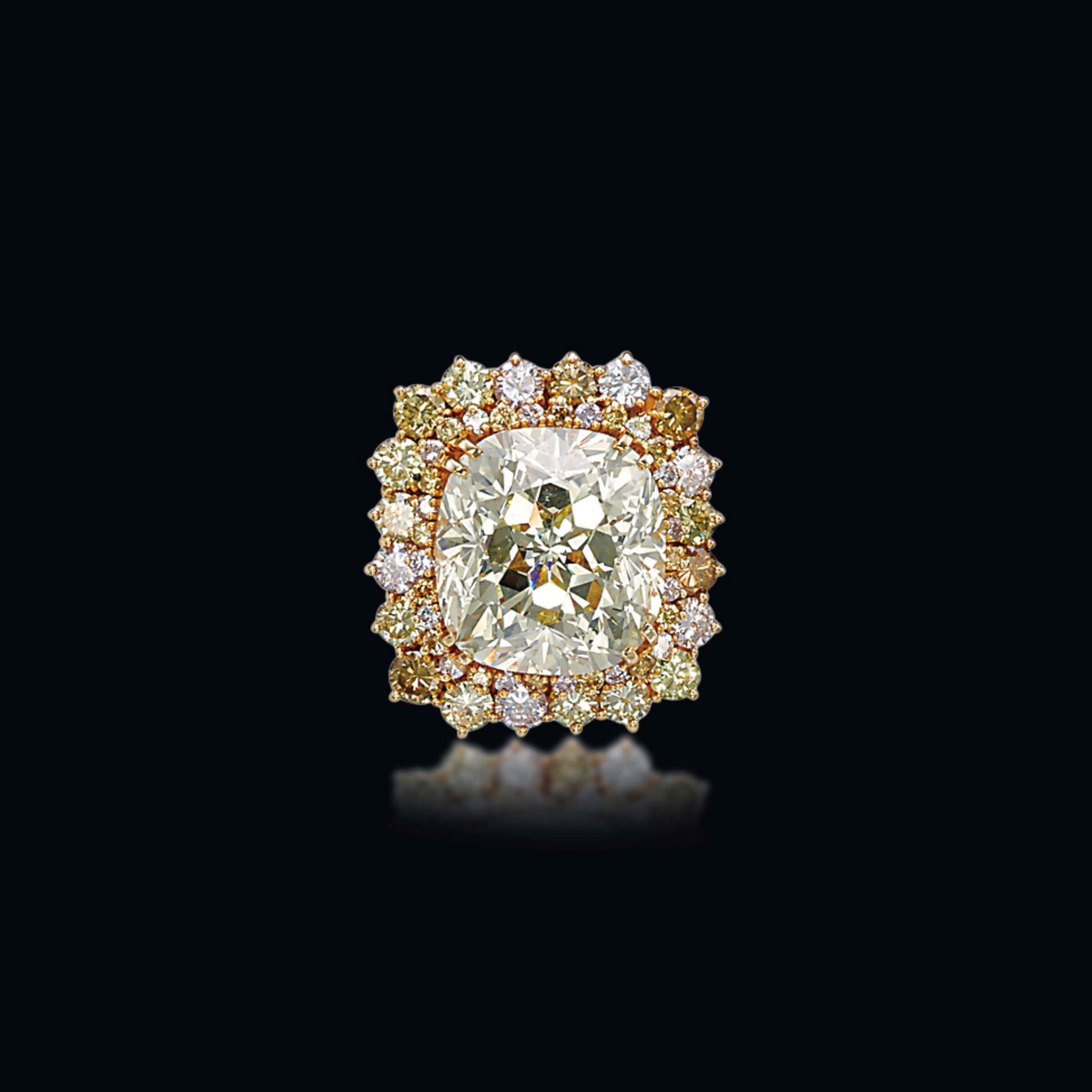 A COLOURED DIAMOND RING