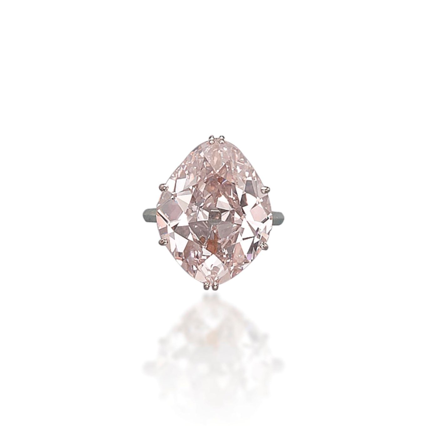 A COLOURED DIAMOND RING