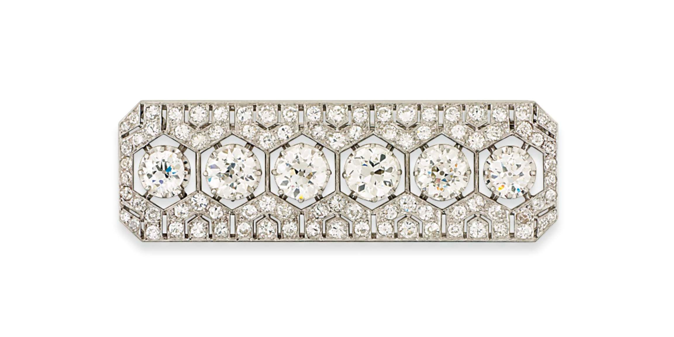 A DIAMOND BROOCH