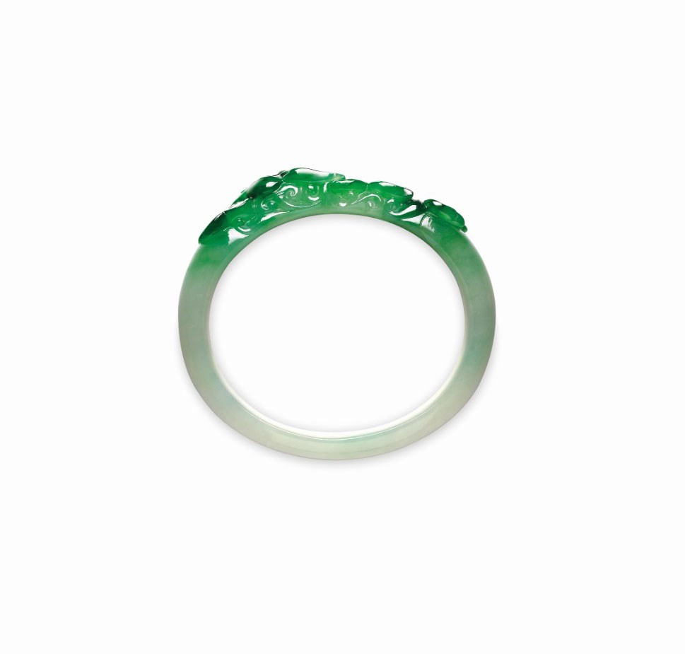 A JADEITE BANGLE