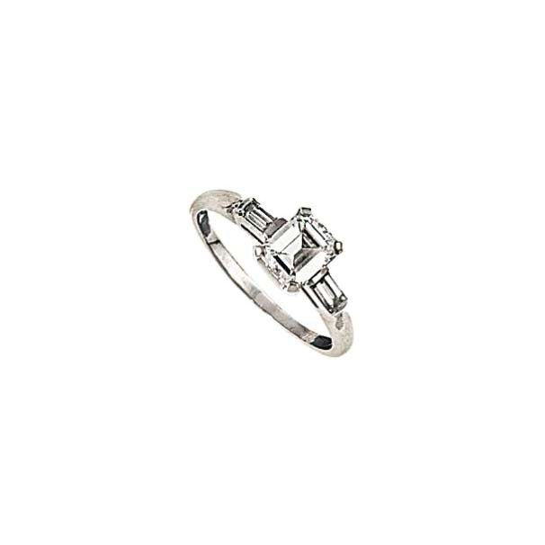 A diamond single stone