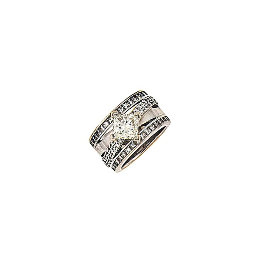 A diamond single stone ring