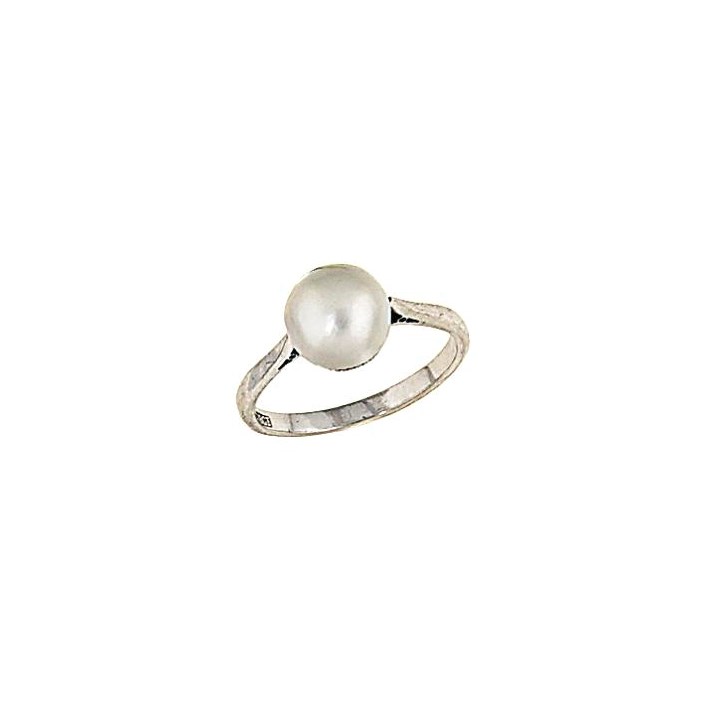 A natural pearl ring