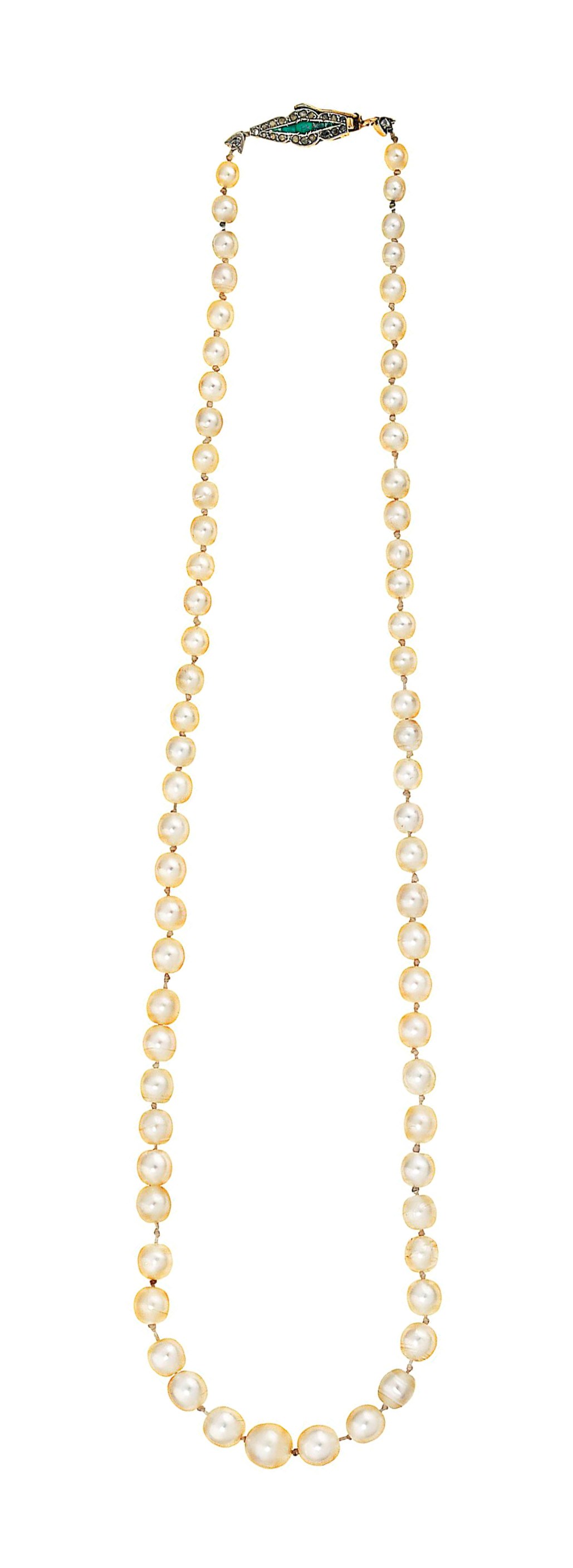 A natural pearl necklace
