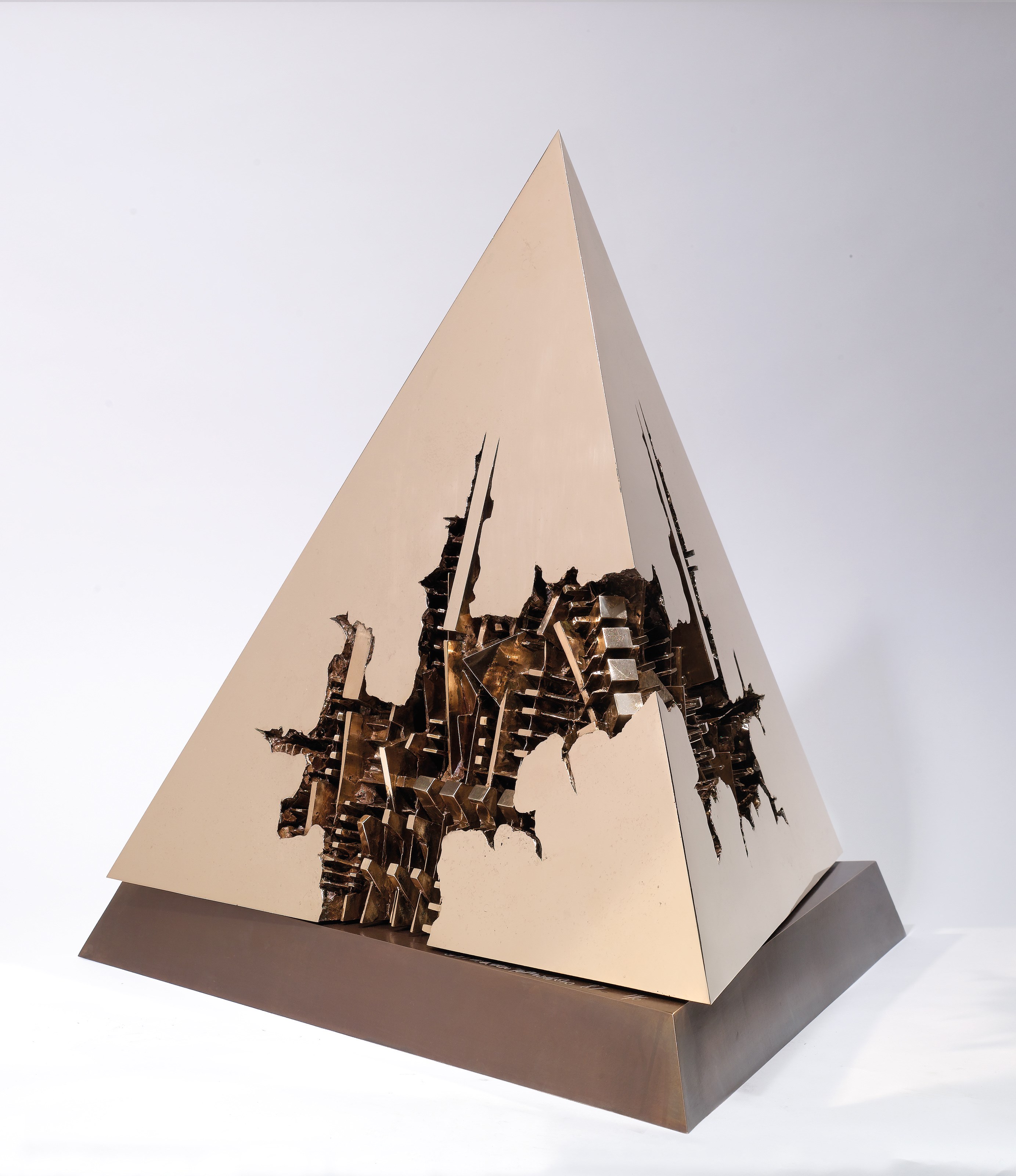 Arnaldo Pomodoro (N. 1926)
