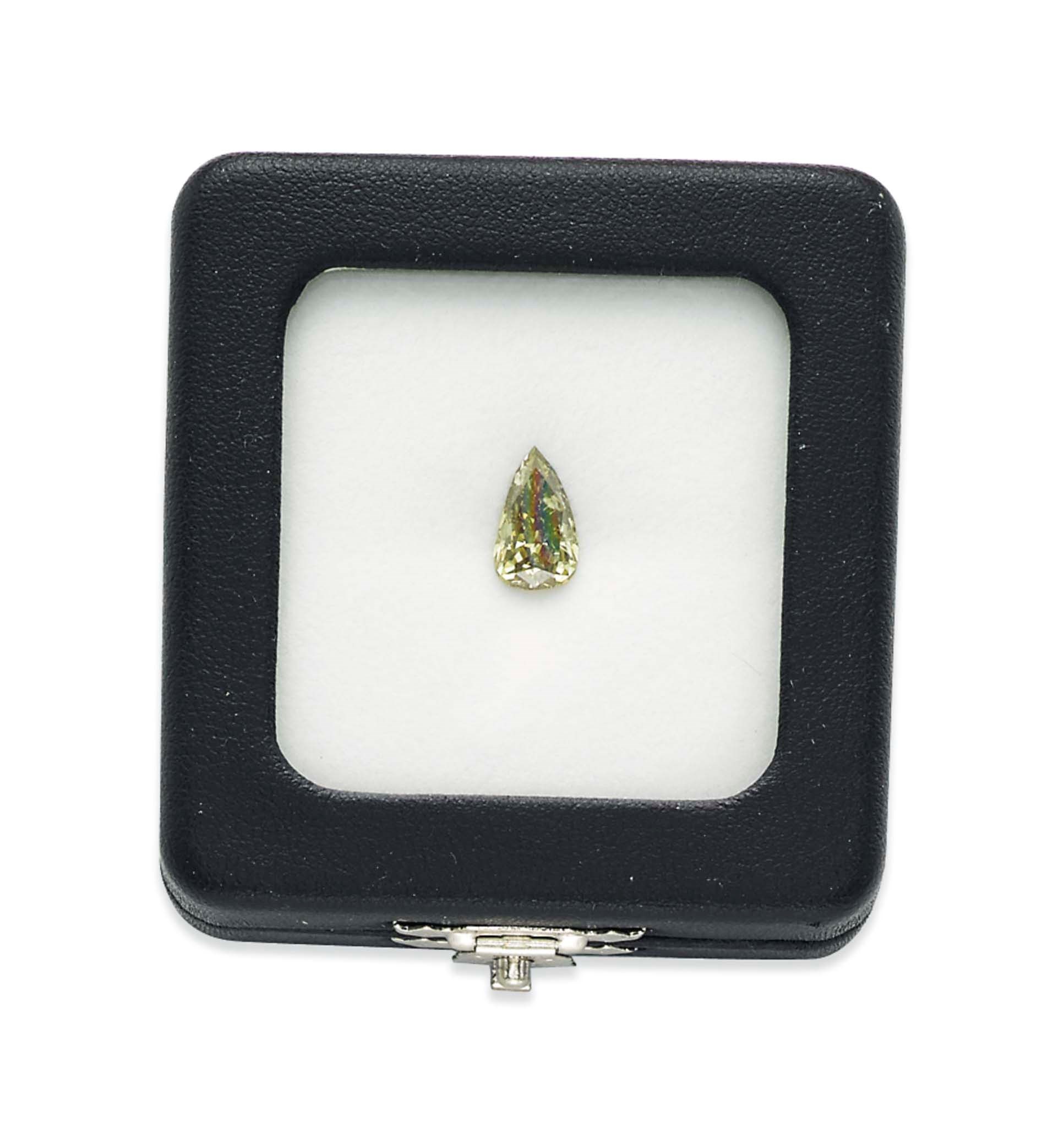 AN UNMOUNTED COLOURED DIAMOND