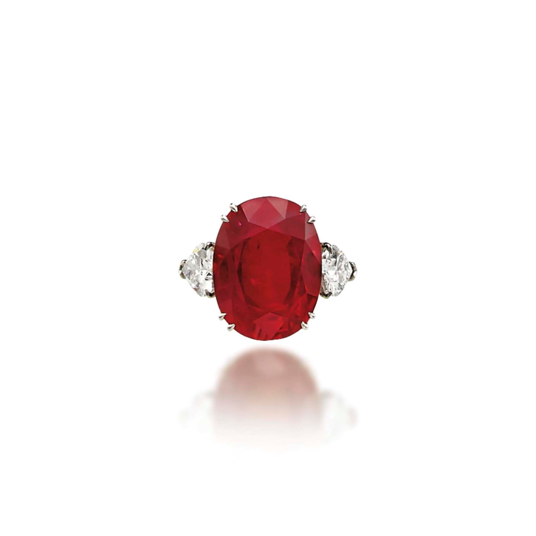 AN IMPRESSIVE RUBY AND DIAMOND RING