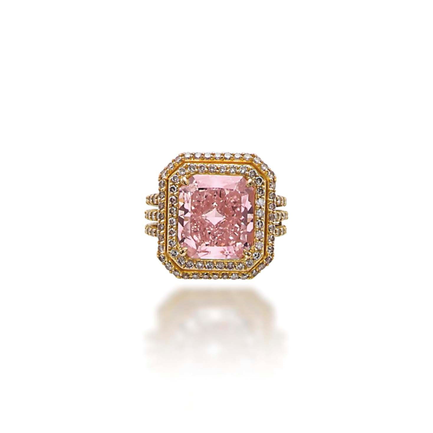 A COLOURED DIAMOND RING