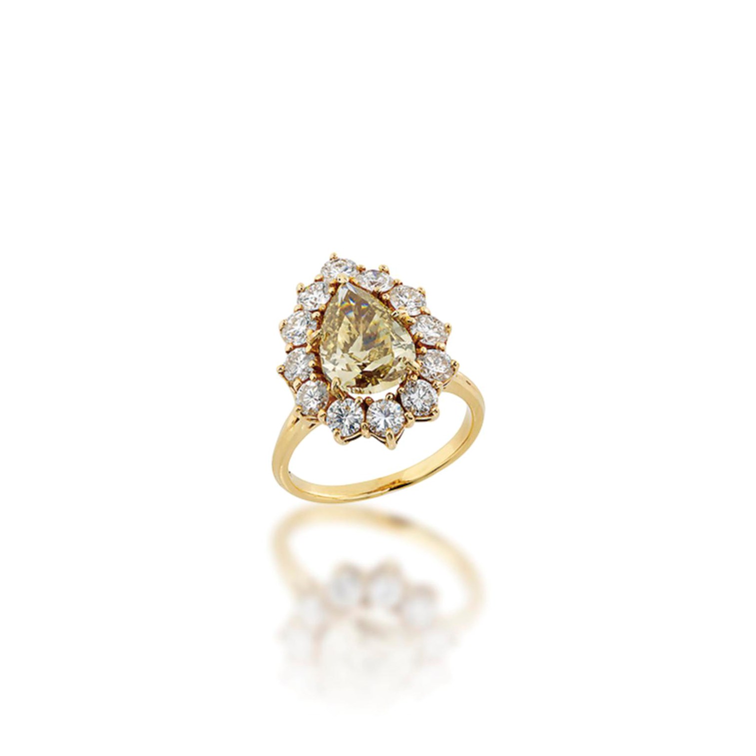 A COLOURED DIAMOND RING