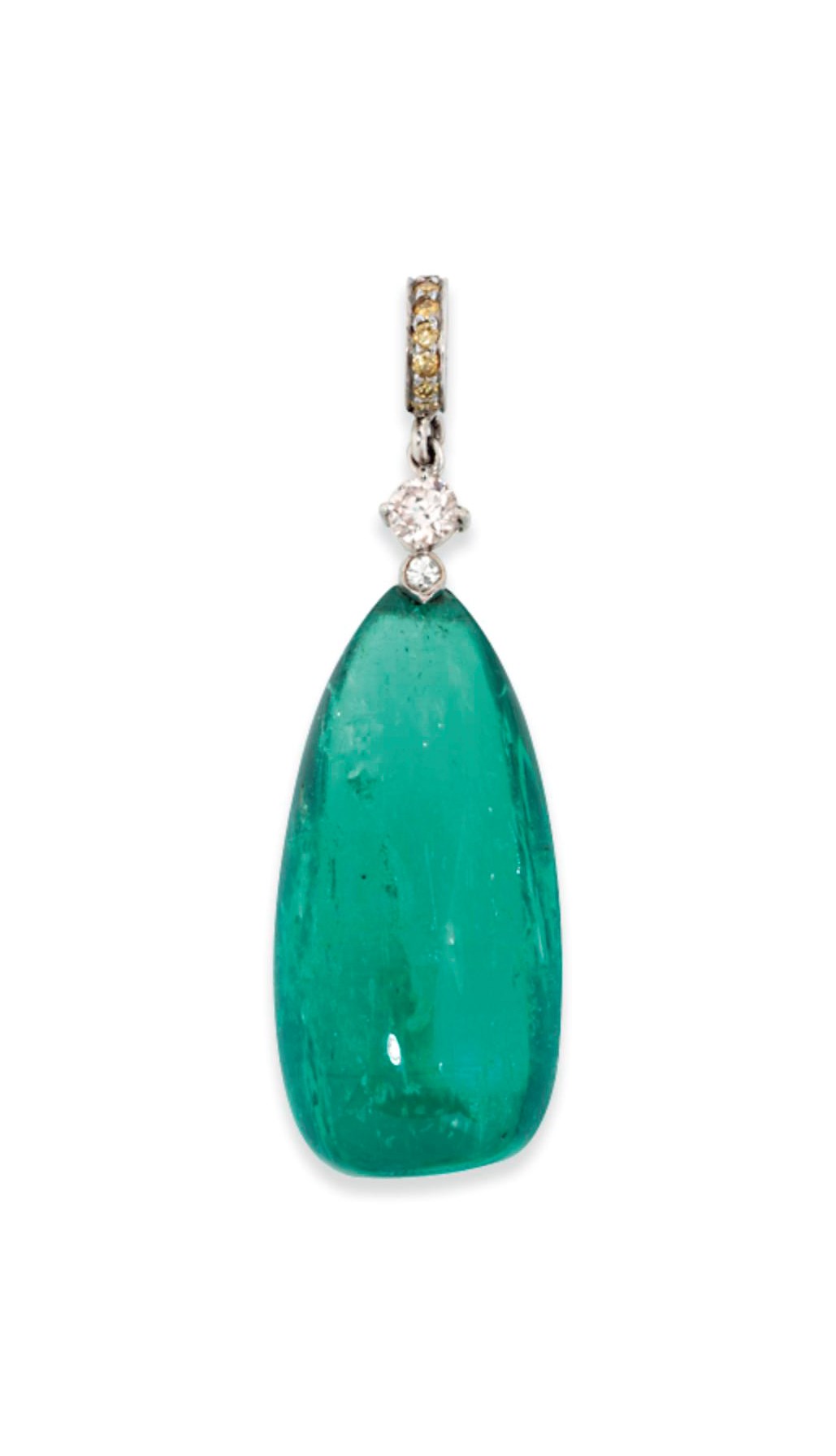 AN EMERALD PENDANT