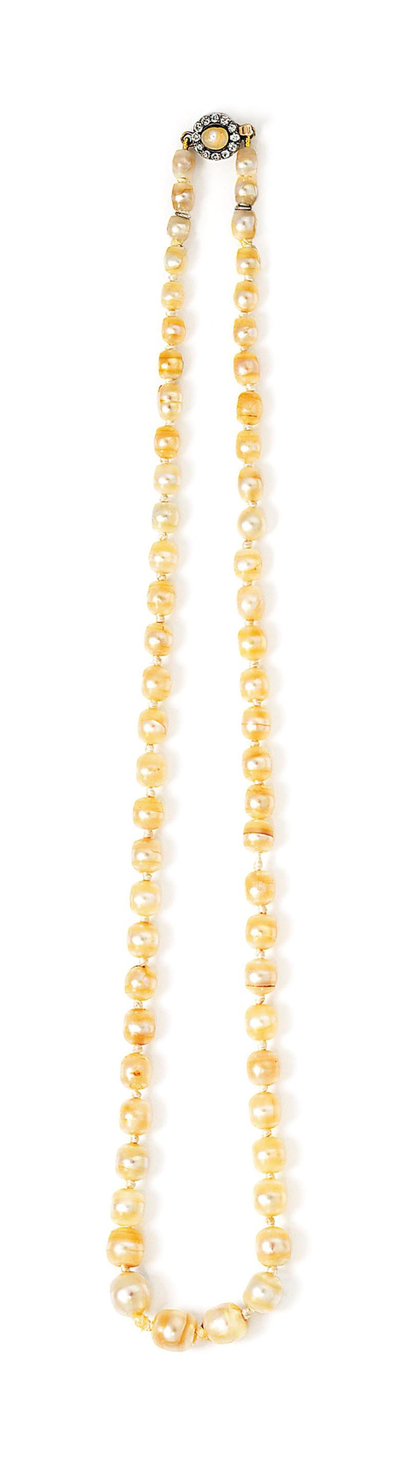 A natural pearl necklace