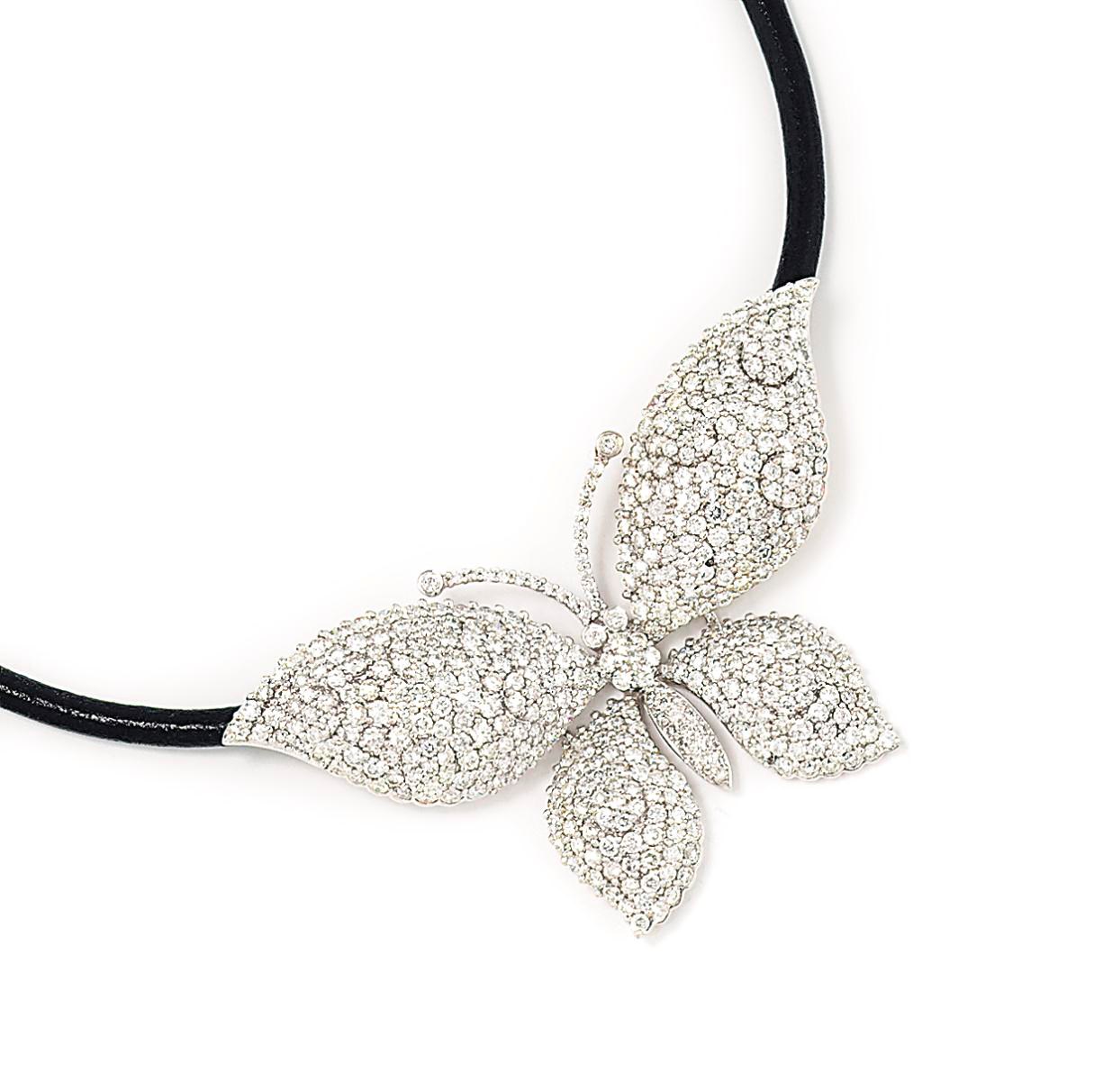 A diamond necklace