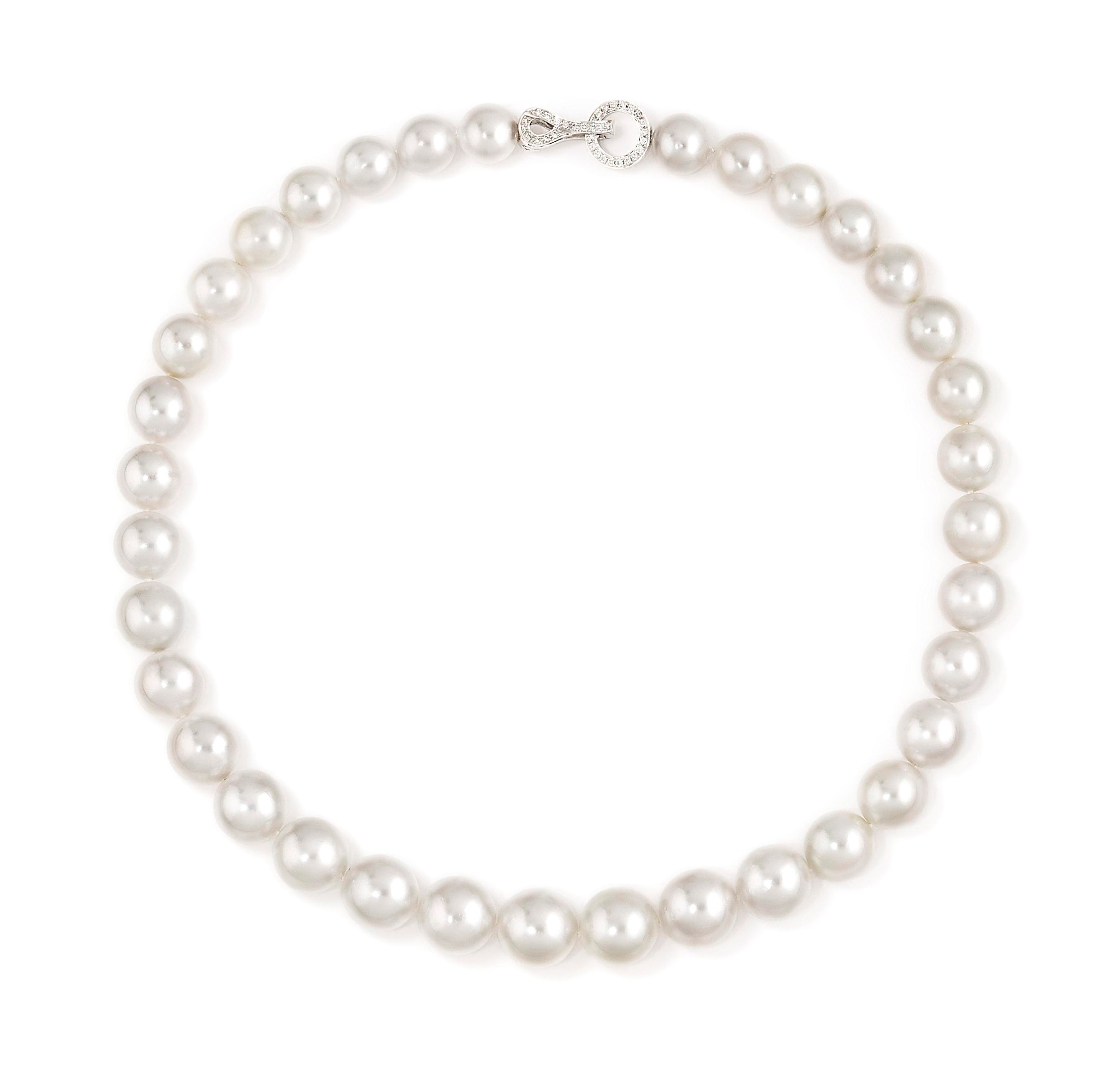 A cultured pearl necklace