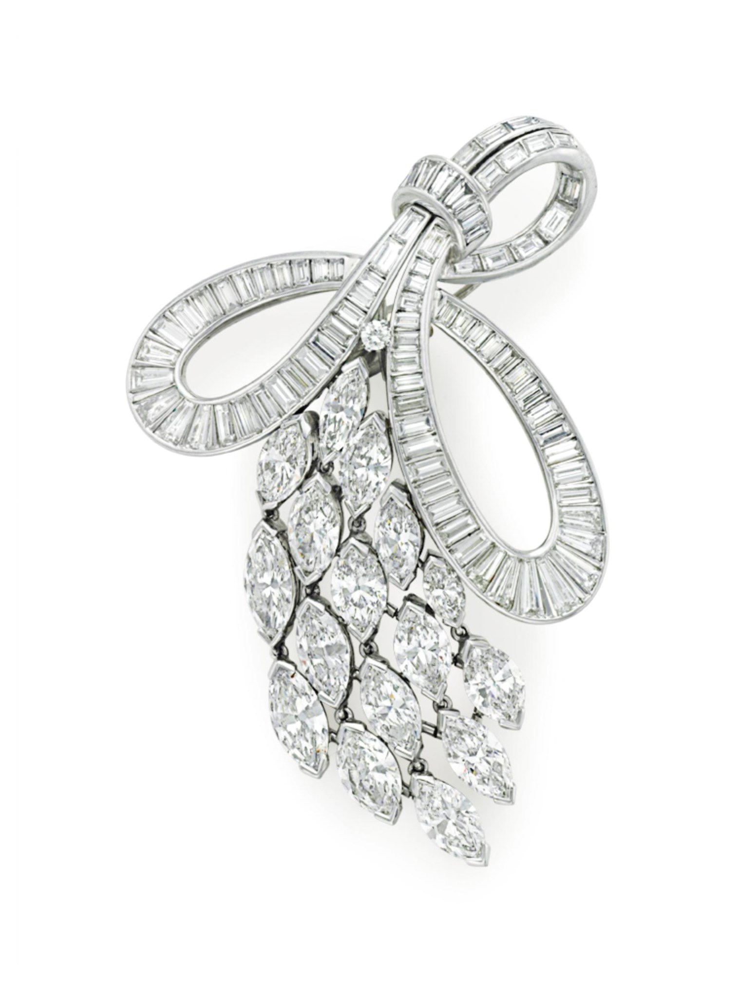 A DIAMOND BROOCH