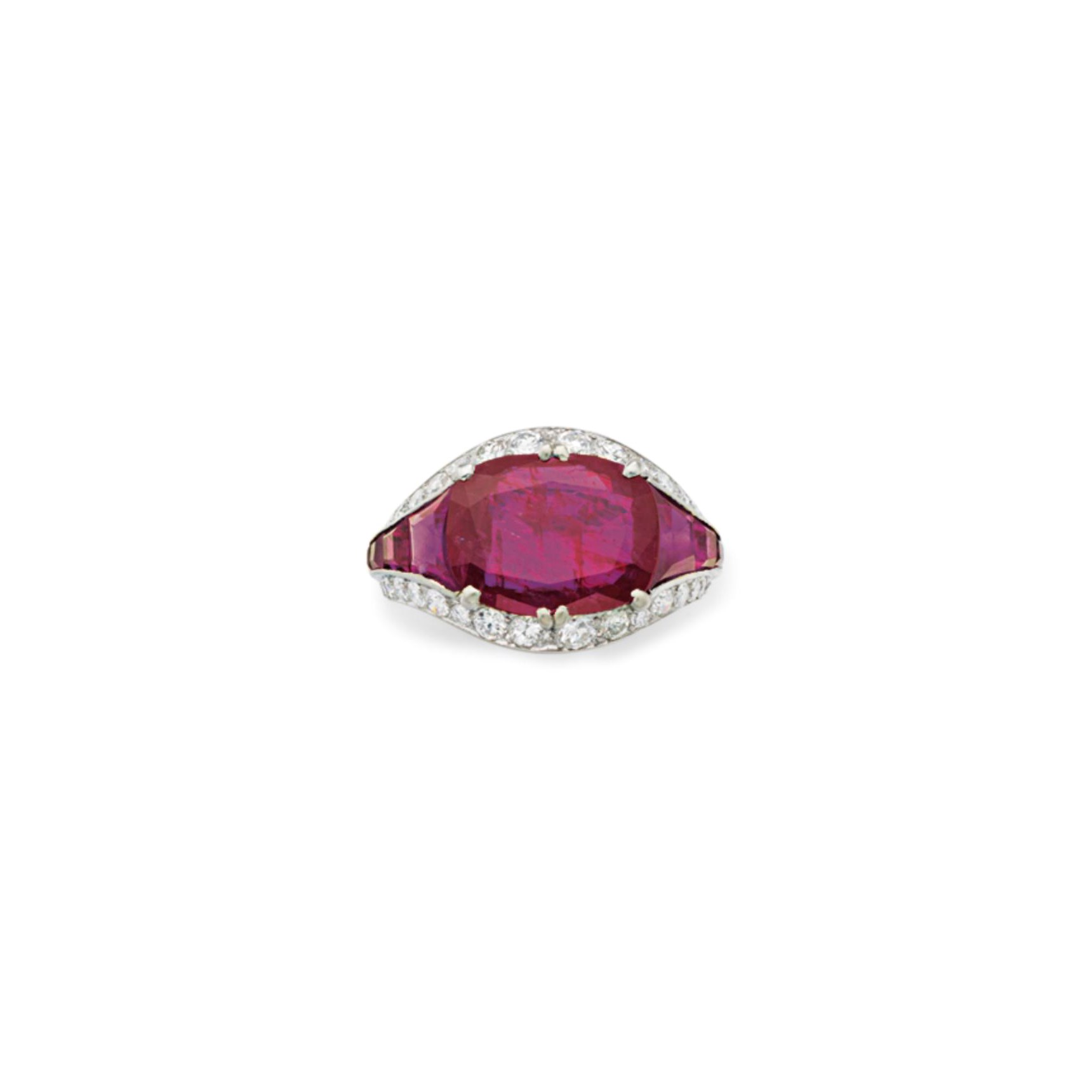 A FINE RUBY AND DIAMOND RING