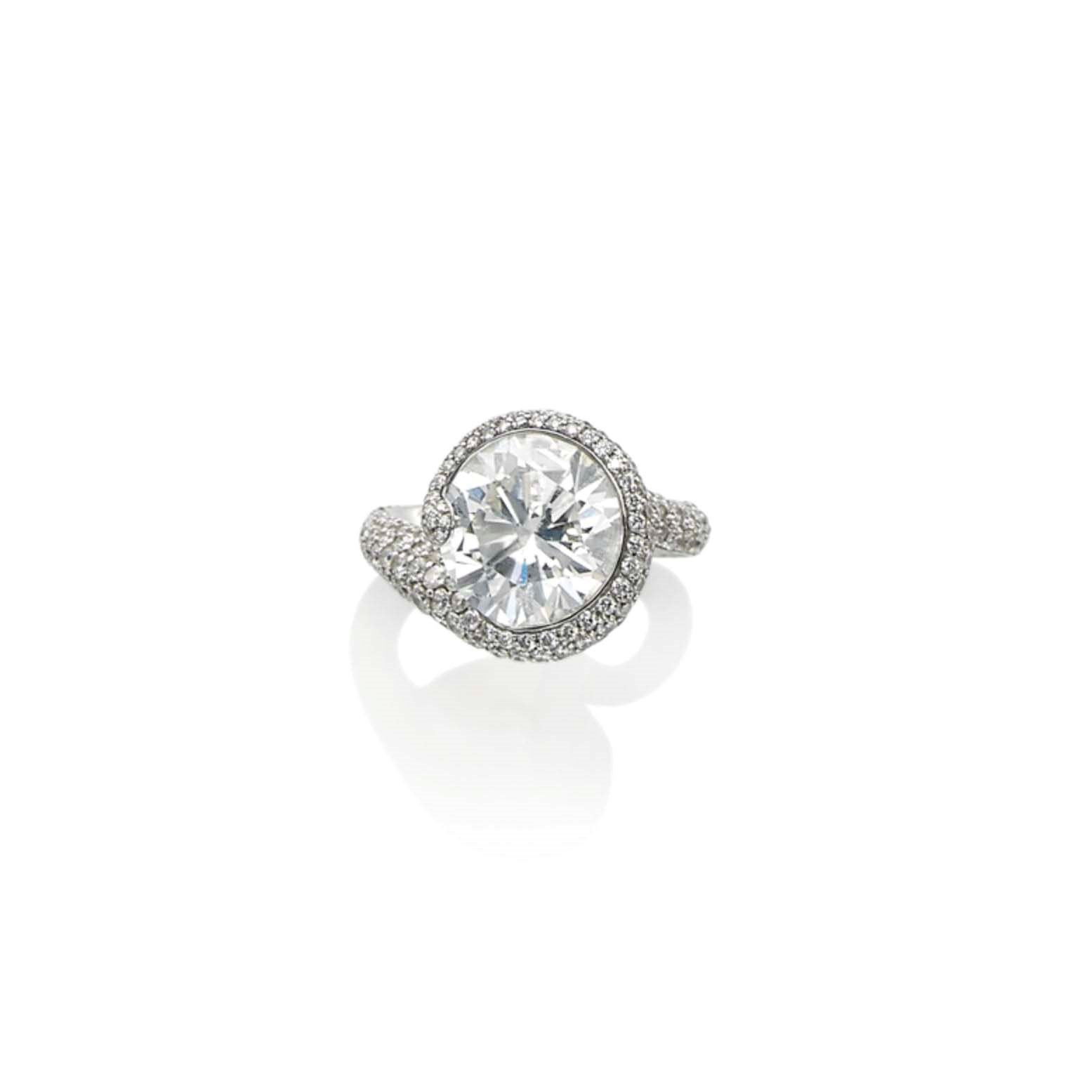 A DIAMOND RING, BY DE GRISOGONO