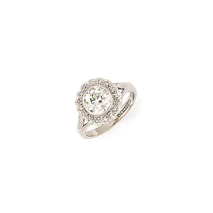 A DIAMOND SINGLE-STONE RING