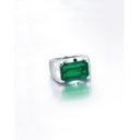 AN EXCEPTIONAL EMERALD RING