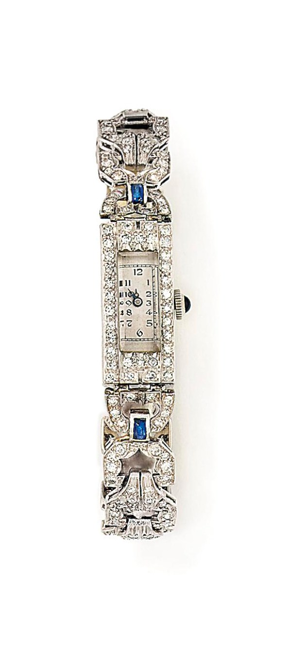 A LADY'S ART DECO DIAMOND WRISTWATCH